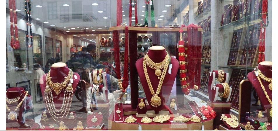 सुनचाँदीको मुल्य घट्यो