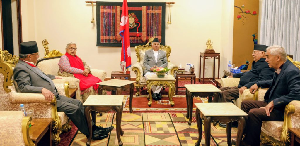 तीन दलका शीर्ष नेतासँग राष्ट्रपति र प्रधानमन्त्रीको छलफल सुरु